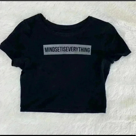 🌸$5 Elevated Mindset Crop Top XS - Picture 1 of 8